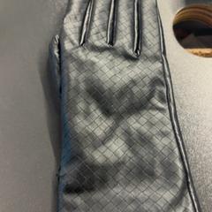 Glove Zwart Leer, as reported by Pathé Amsterdam Noord using iLost