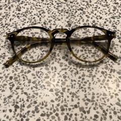 النظارات، كما تم الإبلاغ عنه بواسطة MEININGER Hotel Berlin "Mitte" Humboldthaus عبر iLost