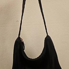 Tasje Zwart, zgłoszono przez Koninklijk Theater Carré przy użyciu iLost