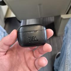 JBL oordopjes case (zwart, zonder oordopjes erin), ako bolo nahlásené iLost