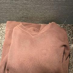 Pulóver Bruin, amint azt Van der Valk Hotel Wolvega Heerenveen az iLost segítségével jelentette.