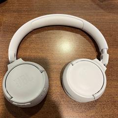 Słuchawki WHITE, zgłoszono przez Leonardo Hotel Amsterdam Rembrandtpark przy użyciu iLost