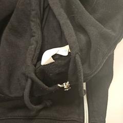 セーター Primark XL がiLostで Vrije Universiteit Amsterdam によって報告されました