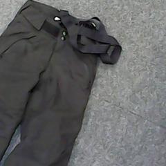 Sí nadrág kinderbroek zwart, amint azt SnowWorld Landgraaf az iLost segítségével jelentette.