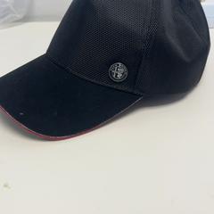 Bejzbalová čiapka, ako bolo nahlásené ibis Styles Rotterdam Ahoy pomocou iLost