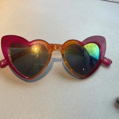 Sunglasses, as reported by Madurodam using iLost