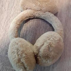 Ear muffs, as reported by EBS Tramplein using iLost