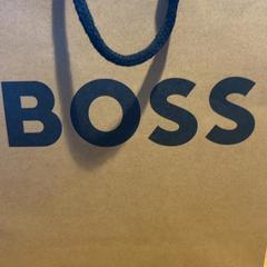 Aankoop boss boss, segons ha informat Designer Outlet Roermond mitjançant iLost