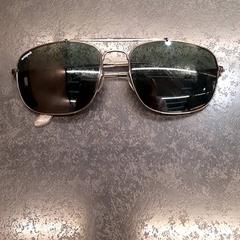 Okulary słoneczne, zgłoszono przez Rotterdam The Hague Airport przy użyciu iLost