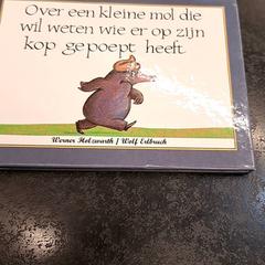 Könyv, amint azt Rotterdam The Hague Airport az iLost segítségével jelentette.