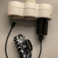 Adapter, as reported by MEININGER Hotel Budapest Great Market Hall using iLost