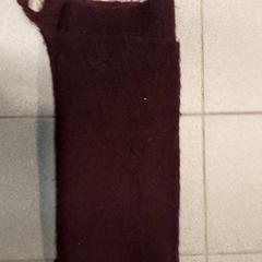 Kleding Sjaal, como reportado por Centraal magazijn utilizando o iLost