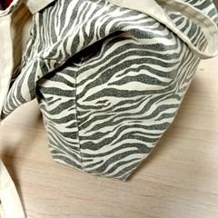 Bolsa, ha sido reportado por Regio Limburg - Leuven con iLost