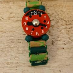 Játék Horloge, amint azt DierenPark Amersfoort az iLost segítségével jelentette.
