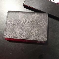 Billeteras, ha sido reportado por Leonardo Hotel Amsterdam Rembrandtpark con iLost