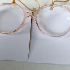 النظارات Roos، كما تم الإبلاغ عنه بواسطة Regio Antwerpen - Brussel عبر iLost