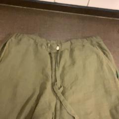 Calças pants, como reportado por MEININGER Hotel Brussels City Center utilizando o iLost