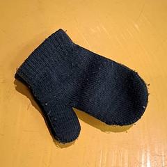 어린이장갑 Groen, iLost를 사용하여 IKEA Wilrijk에 보고됨