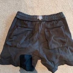 Sportovní kalhoty, jak nahlášeno Van der Valk Hotel Deventer pomocí iLost