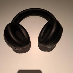 Auriculares Zwart, ha sido reportado por IKEA Wilrijk con iLost