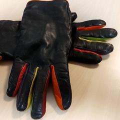 Vêtements - Handschoenen, a été signalé par Regio Oost-Vlaanderen utilisant iLost