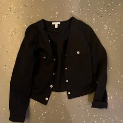 بليزر Black، كما تم الإبلاغ عنه بواسطة Room Mate Bruno عبر iLost