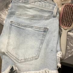 Short jeans, som rapportert av MEININGER Hotel Copenhagen ved bruk av iLost