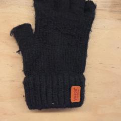 Kesztyű, amint azt Pathé Utrecht Leidsche Rijn az iLost segítségével jelentette.