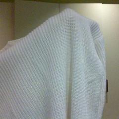 Sweater blanc, as reported by MEININGER Hotel Lyon Centre Berthelot using iLost