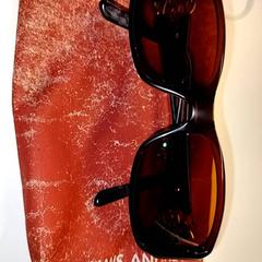 Sunglasses, as reported by Ziekenhuis Oost-Limburg using iLost