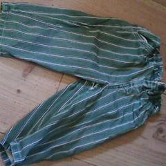 بنطلون gestreepte groenen broek, zara، كما تم الإبلاغ عنه بواسطة Het Spoorwegmuseum عبر iLost