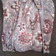 Txalekoa fleece, paars, bloemen,, gisa salatu by Burgers' Zoo iLost erabiliz