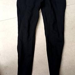 ズボン Zwart がiLostで Qbuzz GD Groningen Peizerweg によって報告されました