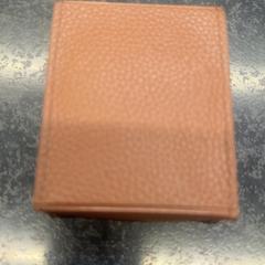 Eguzkitako betaurrekoak, gisa salatu by Rotterdam The Hague Airport iLost erabiliz