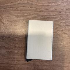 カードホルダー Vrancken peeters b がiLostで Gemeente Amsterdam - Bureau Gevonden Voorwerpen によって報告されました