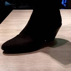 Shoes, as reported by Van der Valk Hotel Vianen using iLost