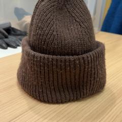 명음 Brun stickad, iLost를 사용하여 IKEA Karlstad에 보고됨