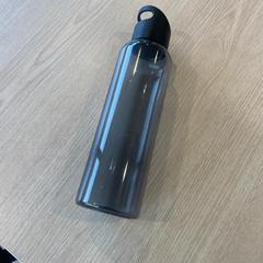 Bidon zwart, as reported by Van Heugten Tours using iLost