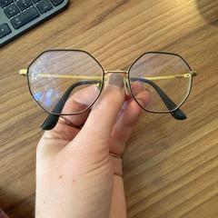 Bril goud en zwart merk Vogue, ako bolo nahlásené iLost