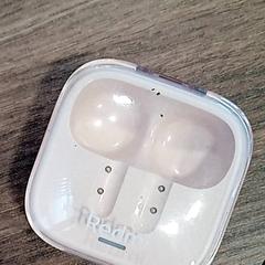 حافظة airpods، كما تم الإبلاغ عنه بواسطة CARS HANGARD عبر iLost