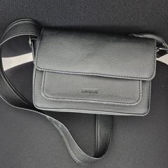 Women's jacket Zwart, as reported by Arriva Infoshop Enschede using iLost