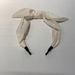 カチューシャ がiLostで IKEA横浜 によって報告されました