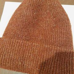 Cap bordeaux, come riportato da TCL utilizzando iLost