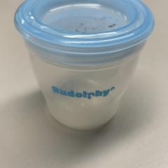Contenitore di plastica, come riportato da Burgers' Zoo utilizzando iLost