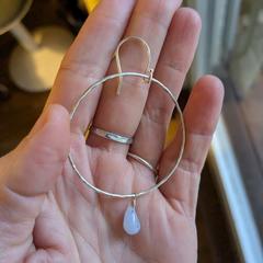 zilveren oorring, iLost-i jakinarazi zaion moduan