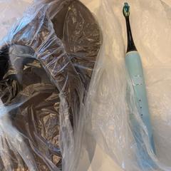 Brosse à dents électrique & Des chaussures, a été signalé par Inntel Hotels Utrecht Centre utilisant iLost