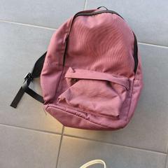 Sac à dos, a été signalé par Regio Oost-Vlaanderen utilisant iLost