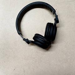 Auriculars, segons ha informat Qbuzz GD Groningen Peizerweg mitjançant iLost