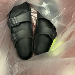 Sandal, as reported by ibis Styles Rotterdam Ahoy using iLost