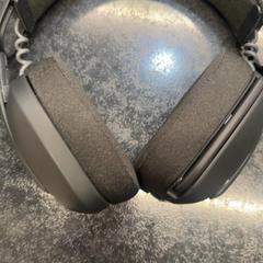 Sluchátka, jak nahlášeno Rotterdam The Hague Airport pomocí iLost